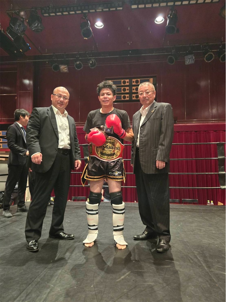 関西チャンピオン | オヤジ・オナゴキック